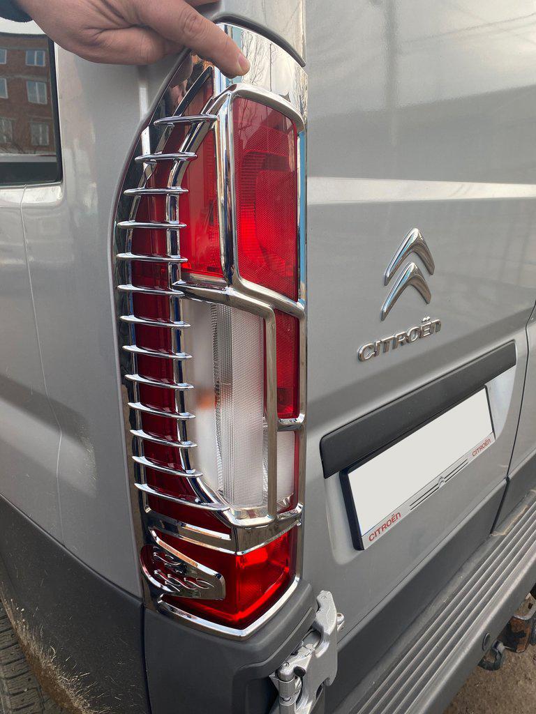 Curved Foot Pads (2014-2025, 2 Pcs, Plastic) for Fiat Ducato