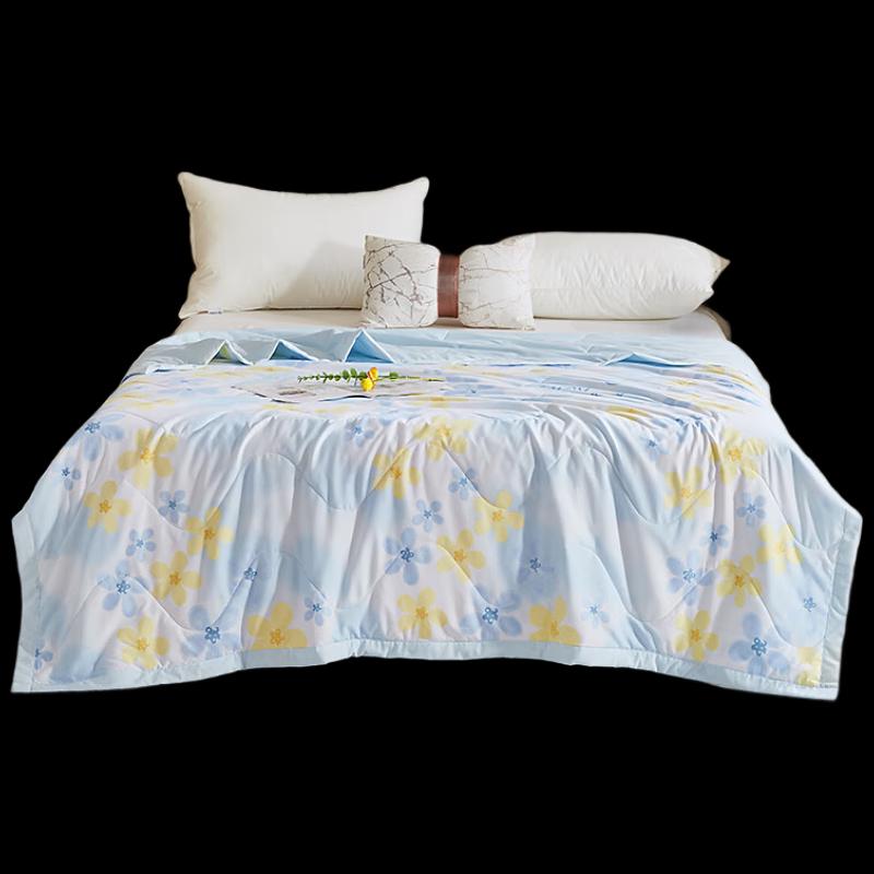 

Red Dragonfly Washable Summer AC Quilt