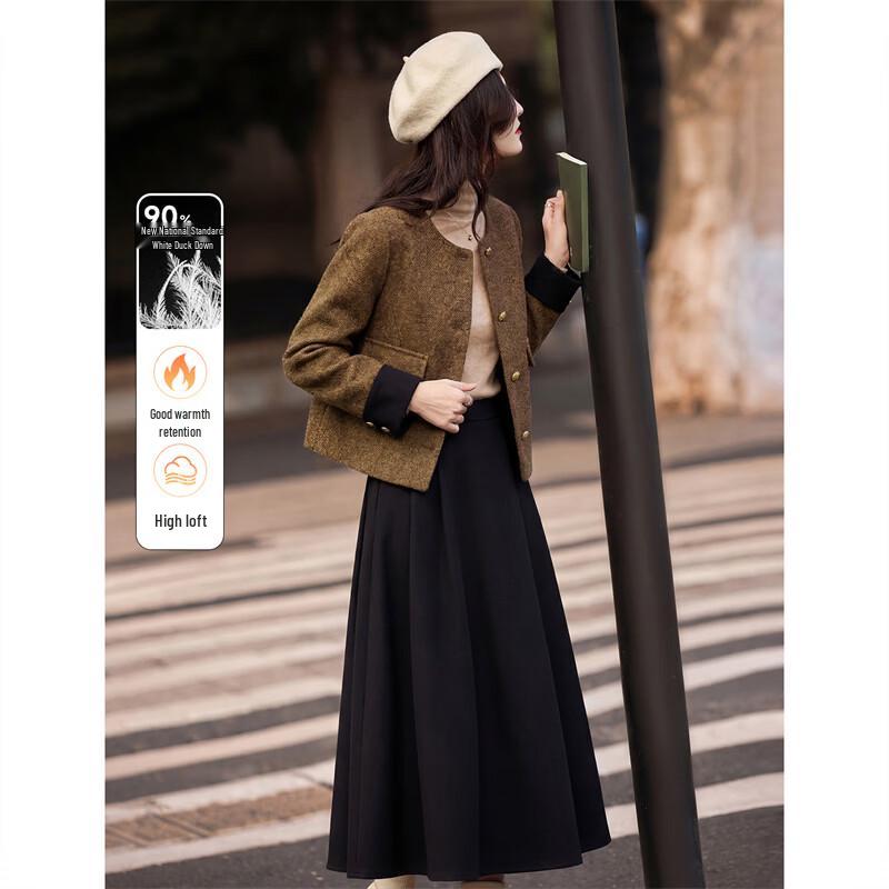 Элегантный костюм-юбка из смесовой шерсти M