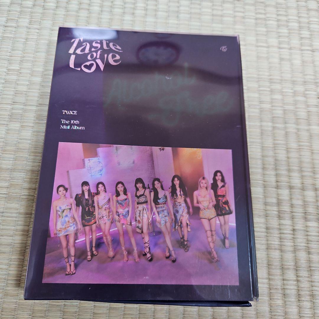 

[USED] TWICE Taste of Love Mini Album CD