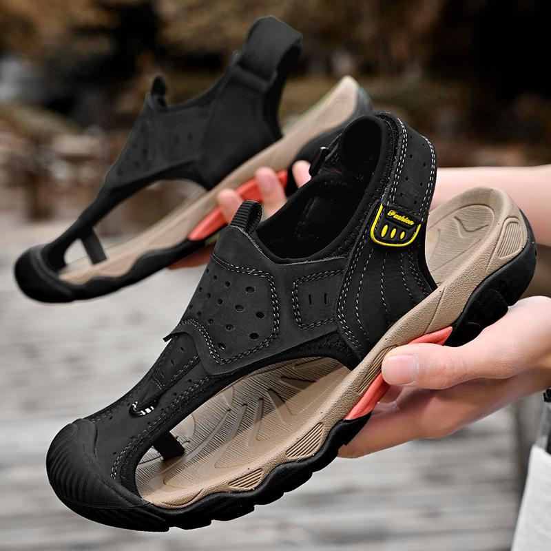 High Quality Fashion Casual  Leather Men Sandals Flat Designer Antiskid Summer Beach Sandals Breathable Soft Bottom Walking Shoe