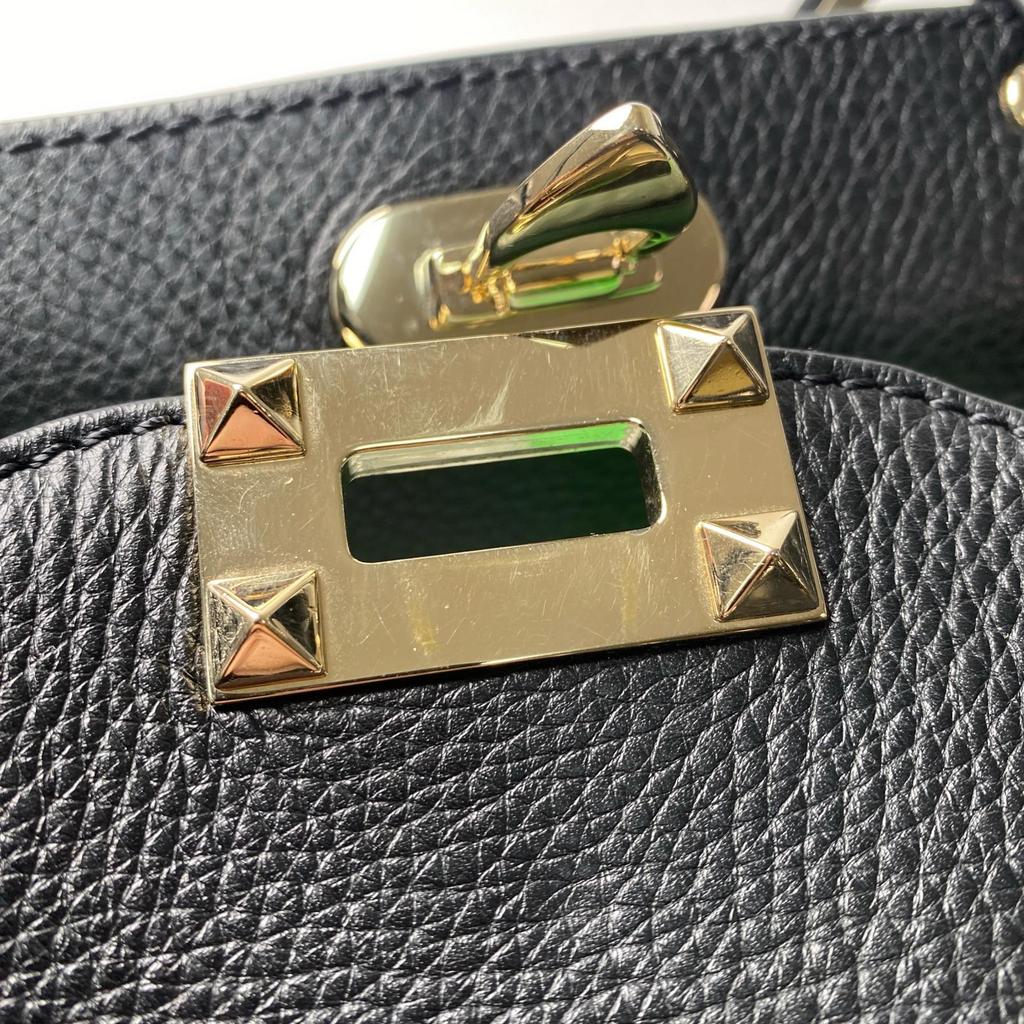 Used VALENTINOShoulder Bag black leather Women