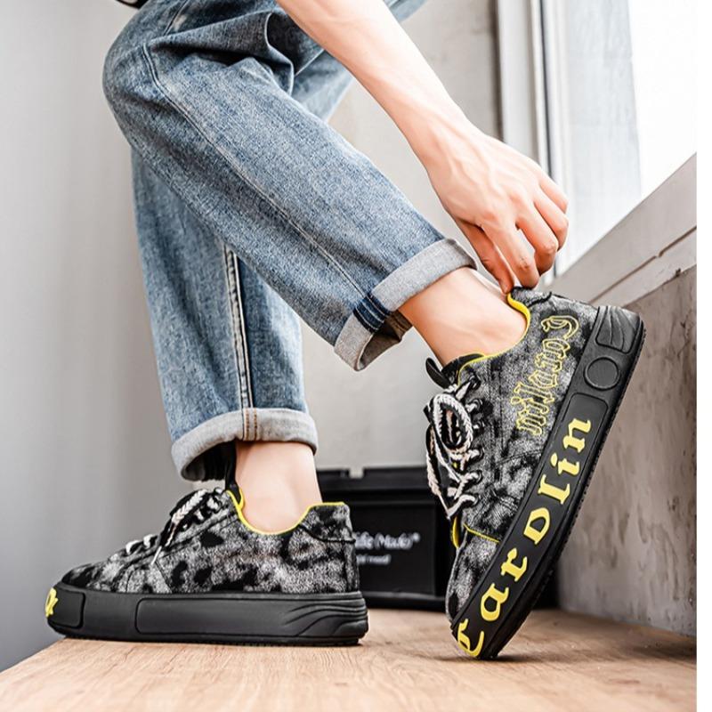 Fashion High Quality Outdoor Men's Sneakers Fashion Board Shoes for Men Casual Breathable Mesh Light Anti-slip Shoes Zapatos De Hombre