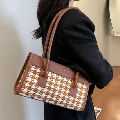 Fashion Thousand Bird Lattice Umhängetasche High-End-Textur Damen Unterarmtasche Herbst Winter New Red Explosive Square Pack