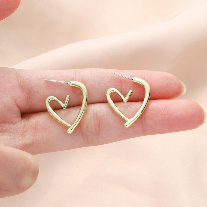 Unique Heart Earrings Elegant Simple Ear Jewelry Gold New Ear Clips Vintage Brushed Fashion Versatile Earrings
