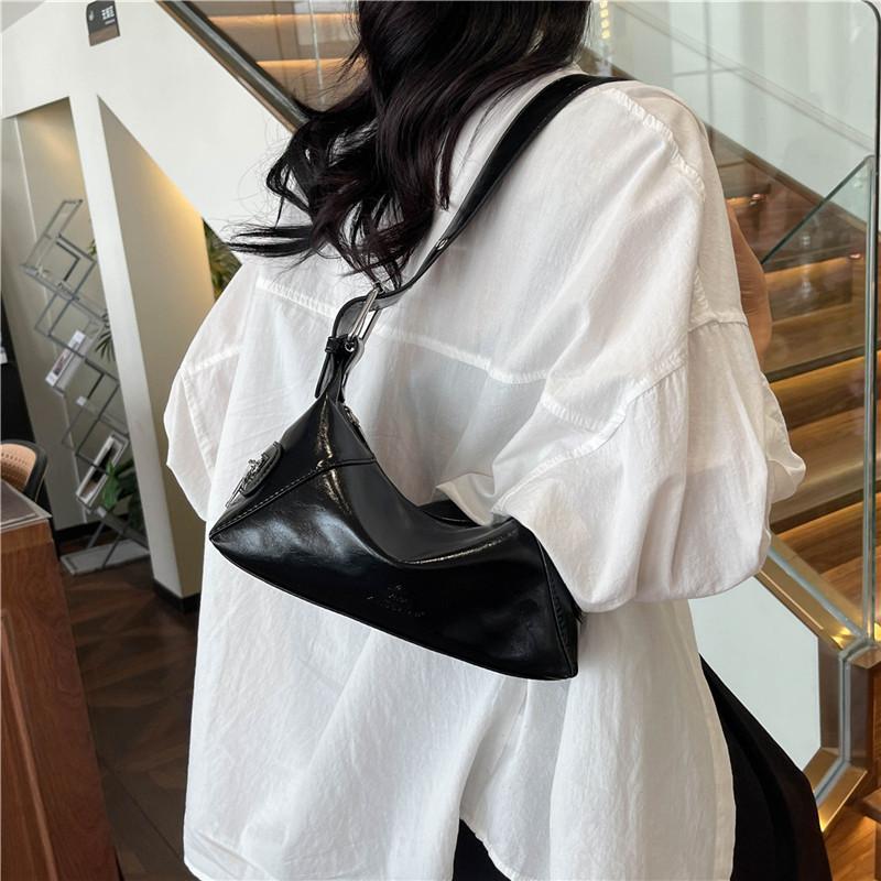 

2025 niche design new trendy women s bags retro shoulder bags versatile sweet cool style portable messenger bags 24*10*12*26 чёрный