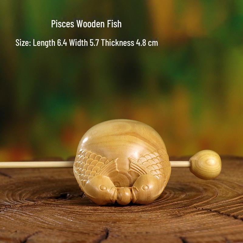 Portable Boxwood Percussion Meditation Instrument: Mini Wooden Fish Carving, Perfect as a Gift or Decorative Ornament.