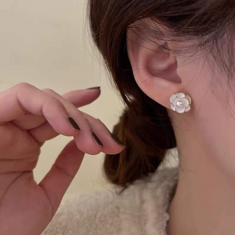 Boucles d'oreilles clous cœur nœud pour femmes Élégantes Boucles d'oreilles en cristal Accessoires de piercing Bijoux