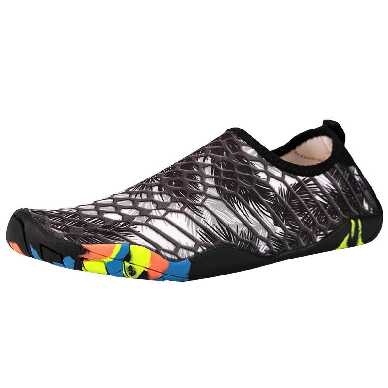 New Unisex Water Athletic Shoes Barefoot Quick-Dry Aqua Yoga Socks Easy Slip-On For Men Women Barefoot Surfing Upstream Athletic Shoes 35-47