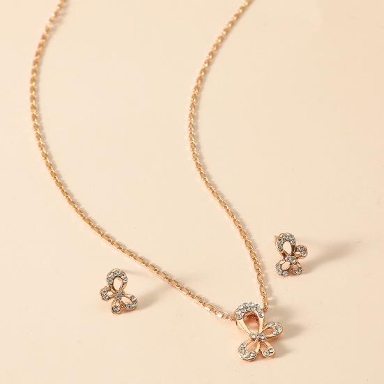 

Комплект ожерелья и серег серебряный