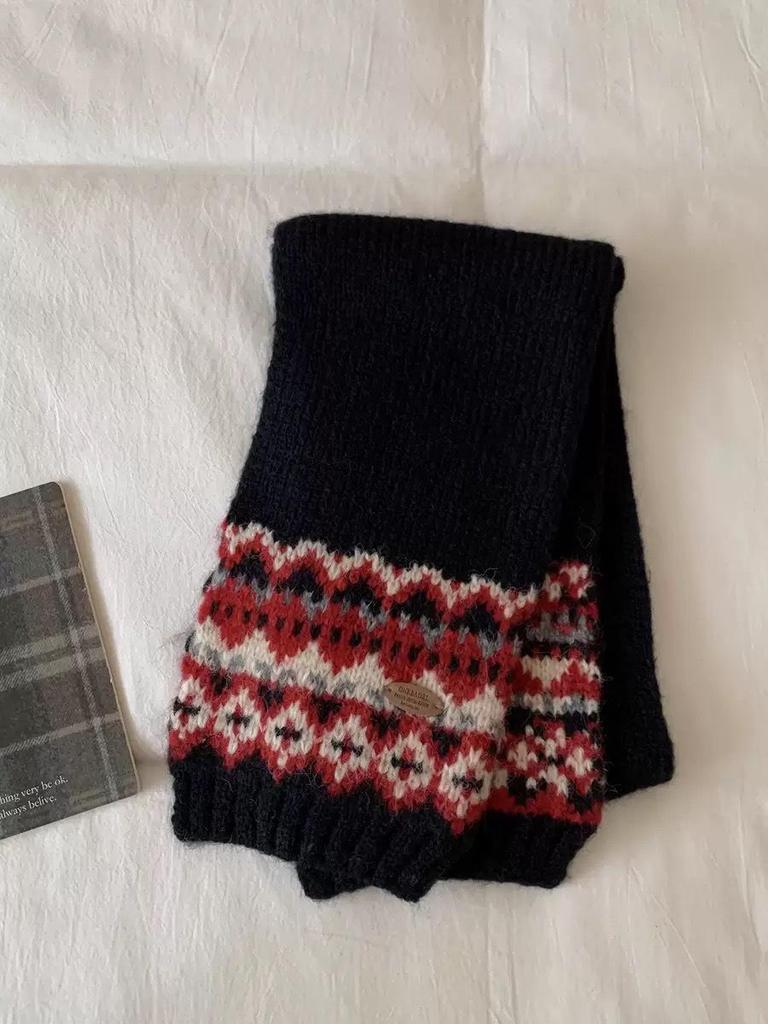 Högkvalitativ Damscarf i Ullblandning med Fair Isle-mönster - Tjock, Varm Stickad Halsduk för Höst/Vinter