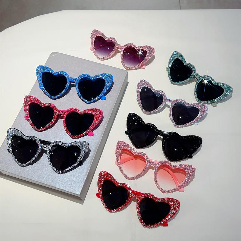 Vintage Heart Shaped Sunglasses with Rhinestones Women New Original Sweet Sun Glasses Trendy Brand Decorative Shades