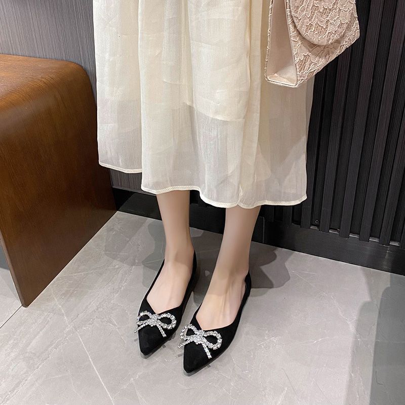 2025 New Autumn French Pointed Single Shoes Women's Versatile Shallow Mouth Temperament Fragrant Style Bow Rhinestone Flats