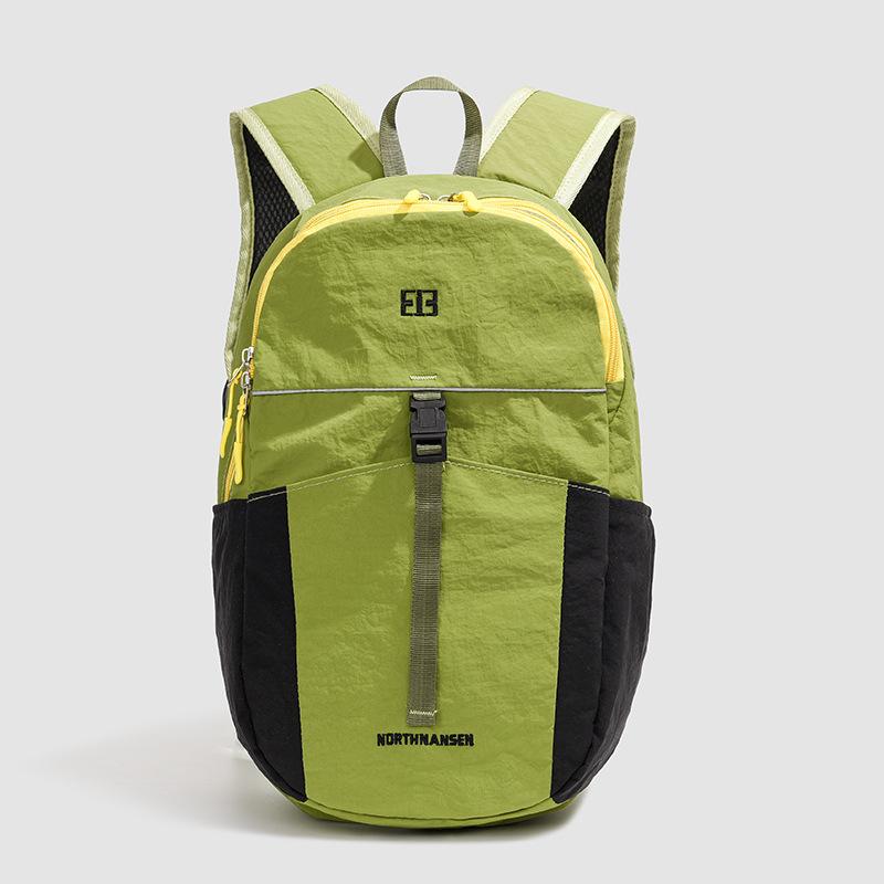Outdoor lightweight contrasting backpack for short-distance travel Waterproof contrasting simple leisure travel Junior high school schoolbag female