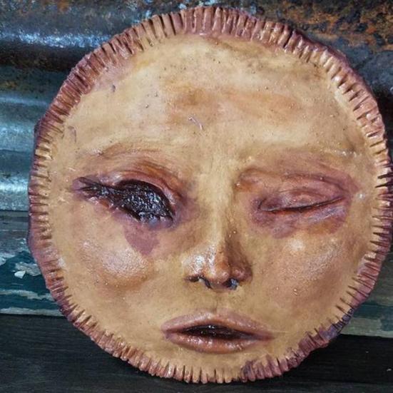 9-Inch Halloween People Pot Pie Realistic Reusable Haunted House Holiday Party Dinner Plate Latex Horror Face Pancake Decoration