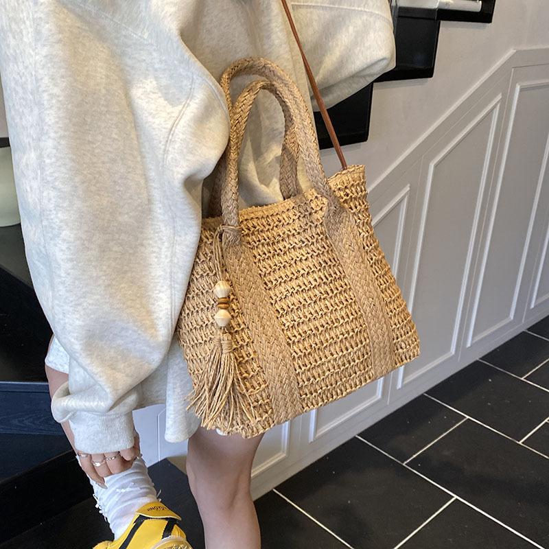 Large Capacity Underarm Bag Women's Bag 2025 New Summer Straw Bag Simple Shoulder Messenger Bag Woven Bag