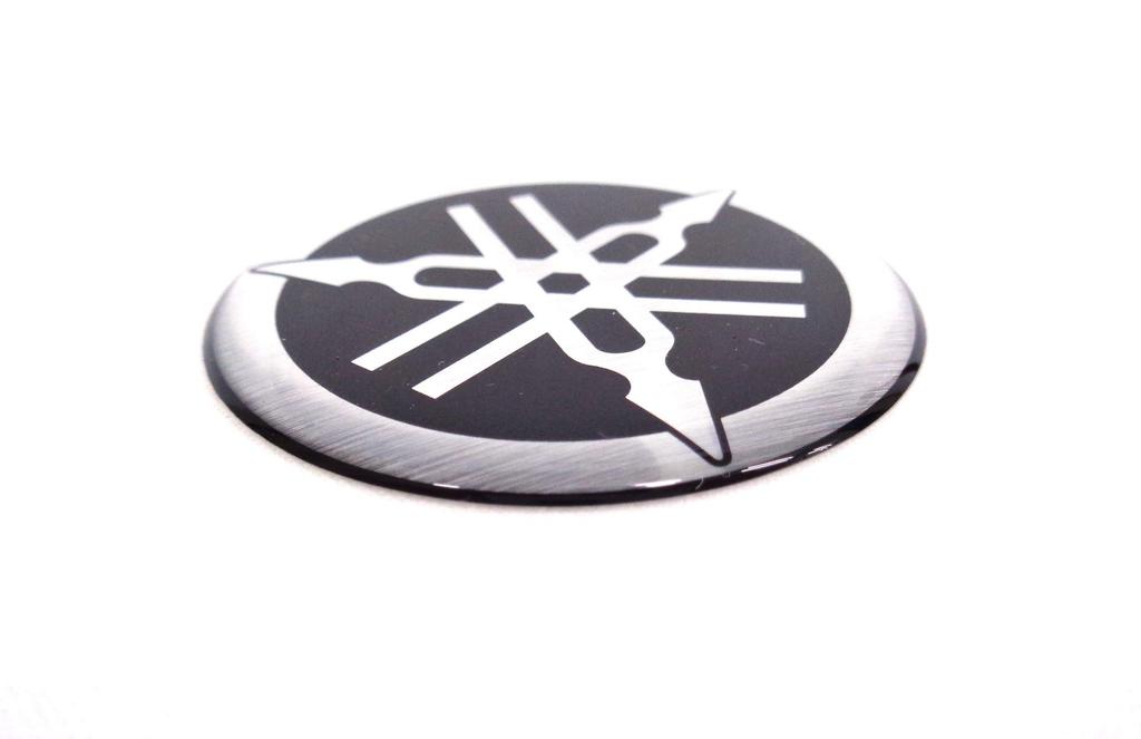 Nálepka s emblémem ladičky Yamaha, stříbrná, originální produkt, 1,8 palce (45 mm)