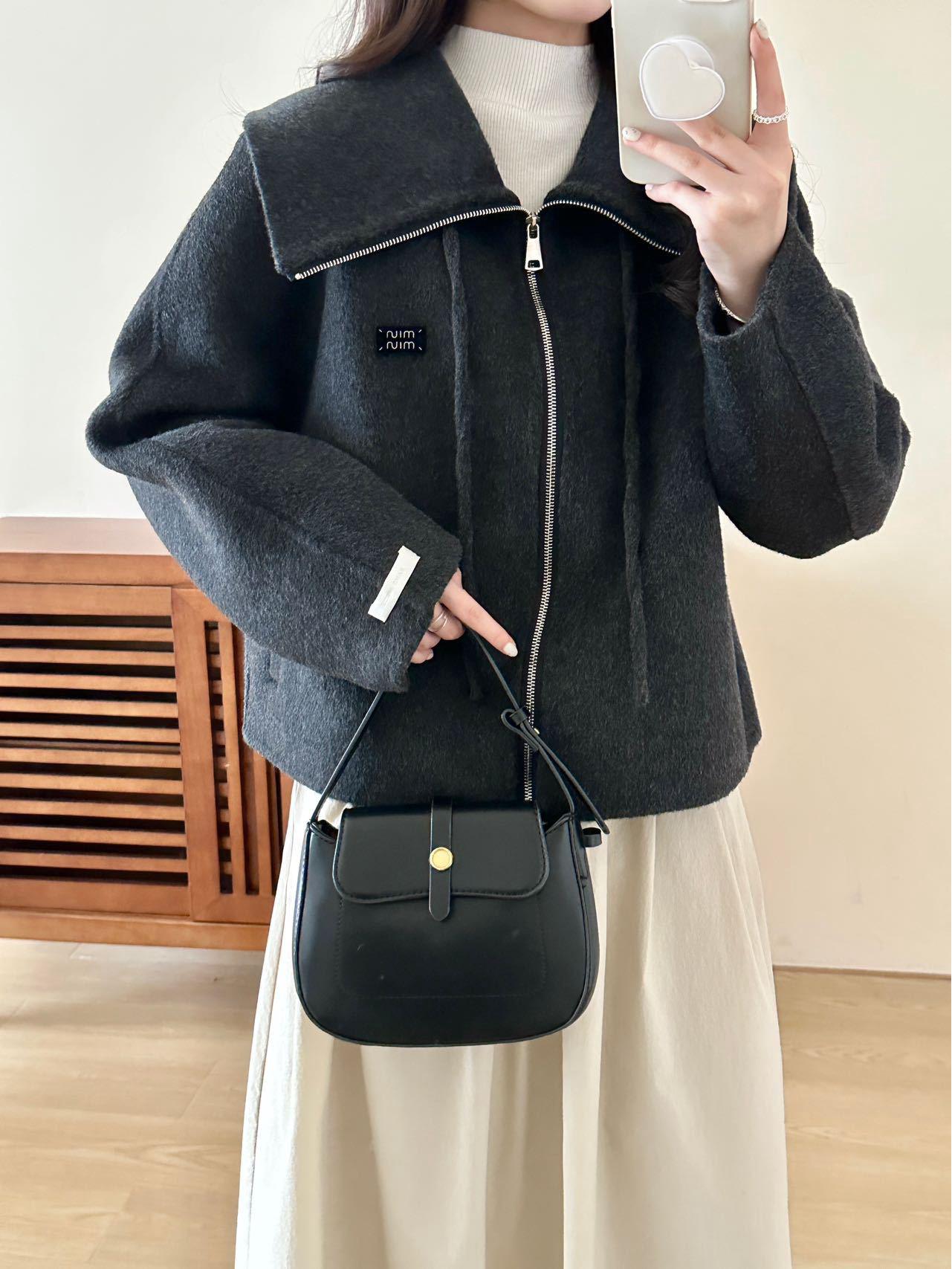 

Европейское зимнее повседневное короткое шерстяное пальто на молнии с большим лацканом для женщин Small