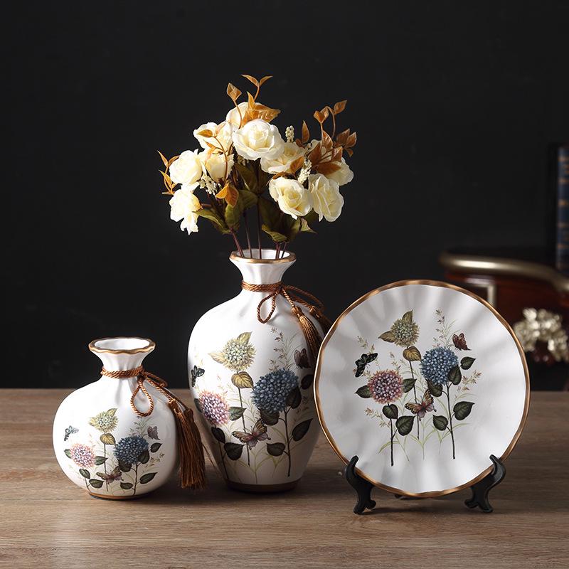 Modern Ceramic Vase Ornament for Living Room or TV Cabinet Display