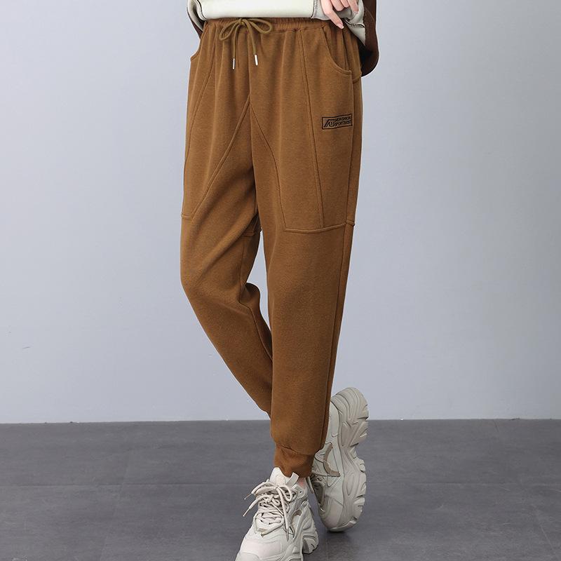 

Женские зимние хлопковые брюки большого размера с плюшем: Новая теплая и толстая повседневная спортивная одежда 2024 года для женщин среднего и пожилого возраста L (105-120 jin) верблюд