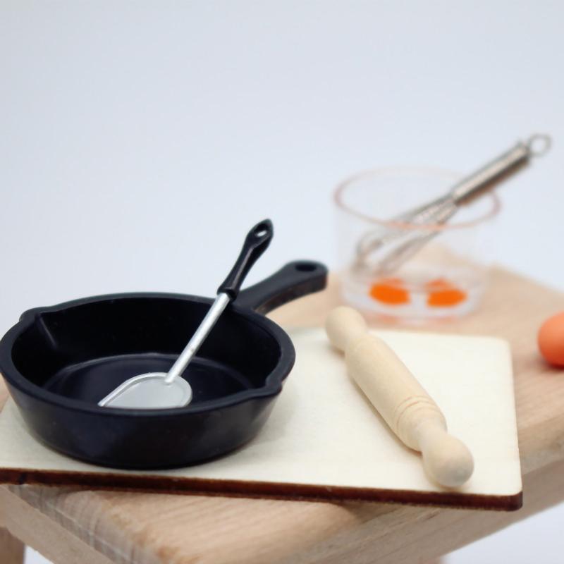 7Pcs/Set 1:12 Scale Dollhouse Miniature Food Toy Mini Kitchen Accessories Rolling Pin Frying Pan Eggbeater Doll House Model