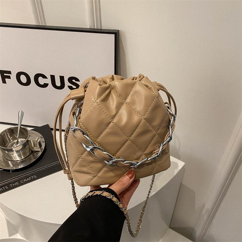 Fashion mini chain small bag women's 2025 spring new versatile foreign style shoulder messenger bag bucket bag