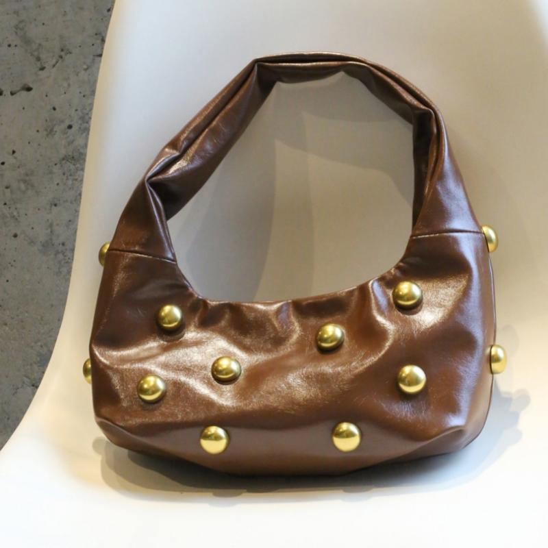 

Осенне-зимняя мода с заклепками, сумка-полумесяц, женская сумка из мягкой кожи через плечо, однотонные сумки-хобо