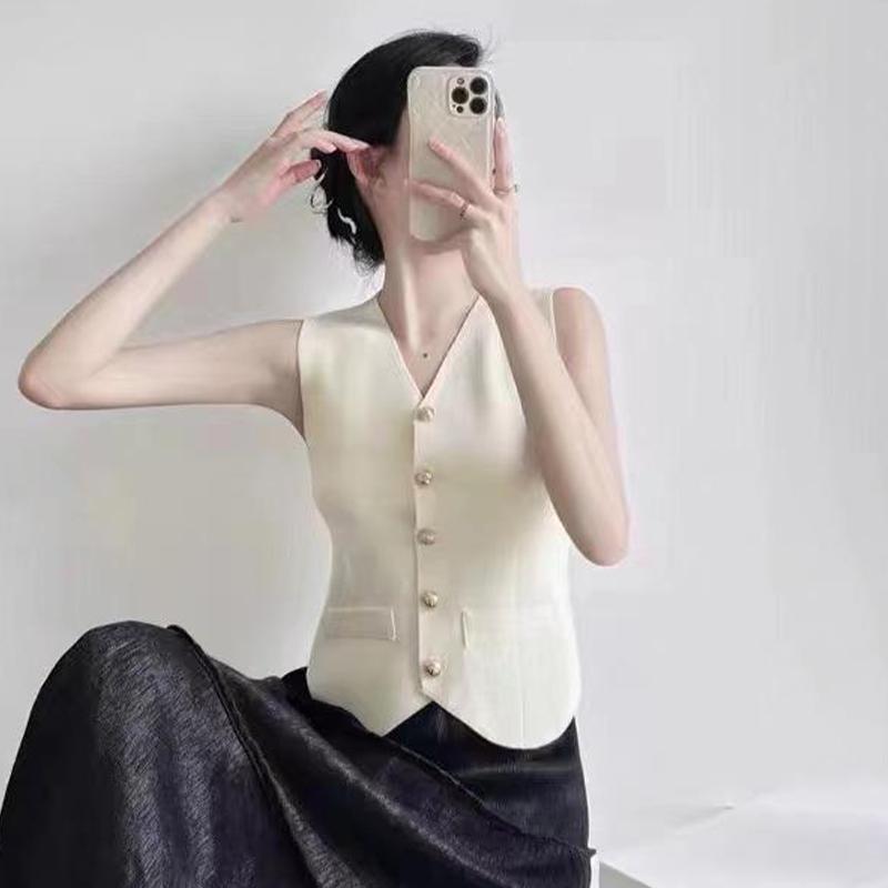 French Retro Solid Color V-Neck Single-Breasted Sleeveless Slim Knitted Vest For Women