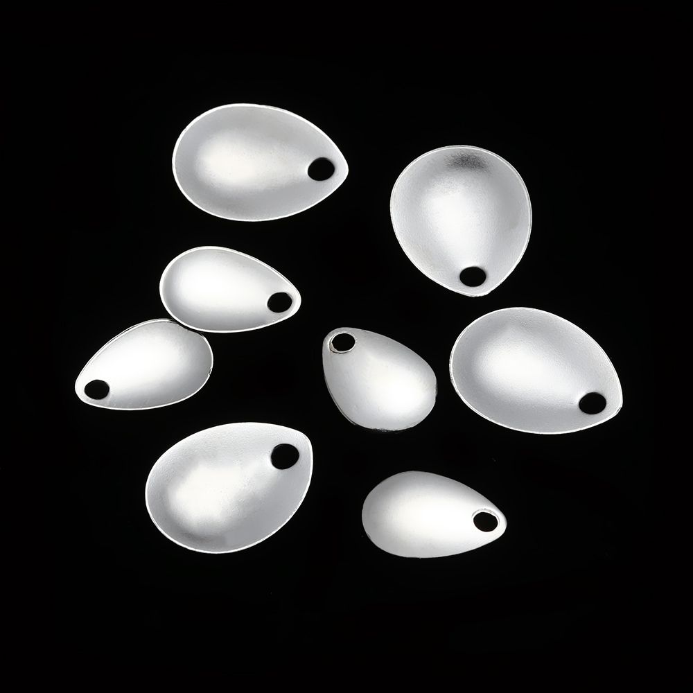 50pcs Fishing Attractor Spinner Spoon Metal VIB Lure Smooth Nickel Vibration Rotate Bass Sequin Spinner Tackle Great for Bass