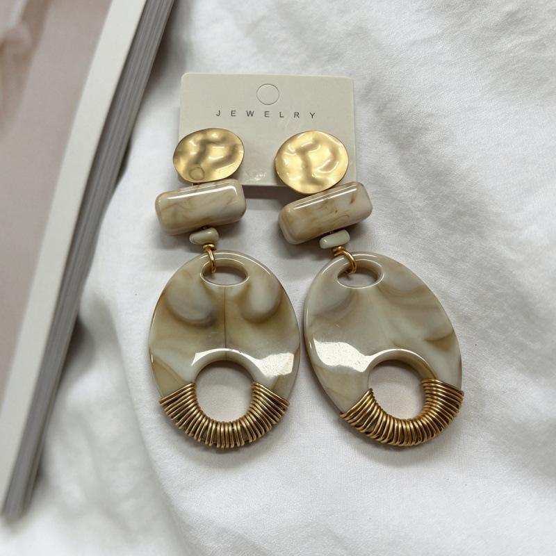 European and American personalized resin earrings women's geometric oval earrings retro light luxury high-end temperament stud earrings
