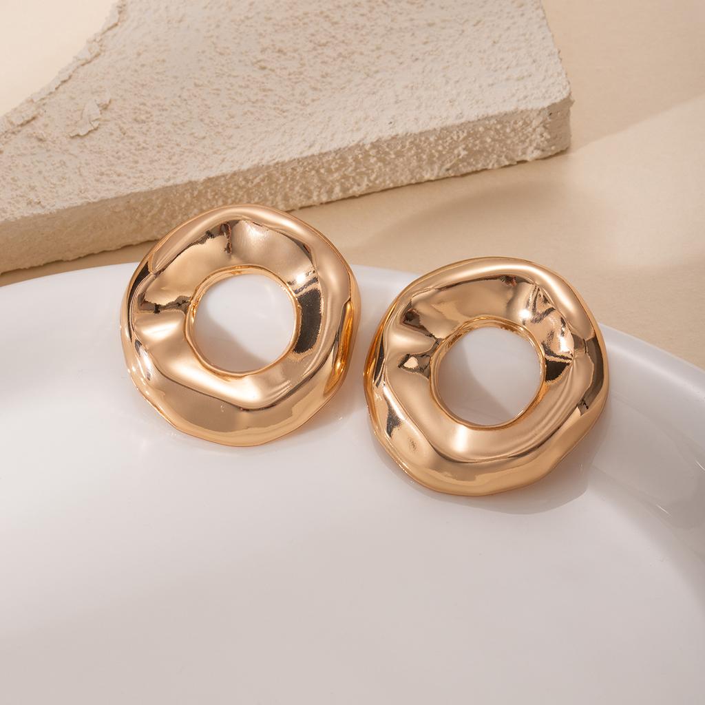 Irregular Hollow Round Stud Earrings Women'S Light Luxury Niche High-End Metal Earrings Temperament Niche Earrings