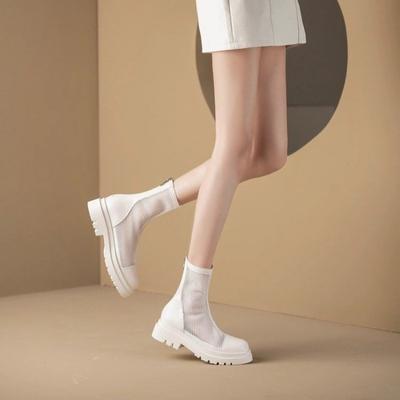 Moda 2024 Nowe siateczkowe, wydrążone, fajne buty damskie w dużych rozmiarach Wiosna/lato Nowa koreańska wersja Oddychające buty wewnątrz Zwiększ czarne buty