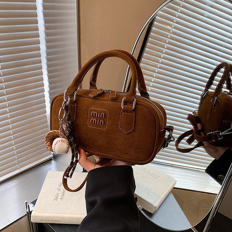 Autumn and Winter Retro Matte Small Bag Women's New Popular Versatile Messenger Bag Portable Pillow Bag