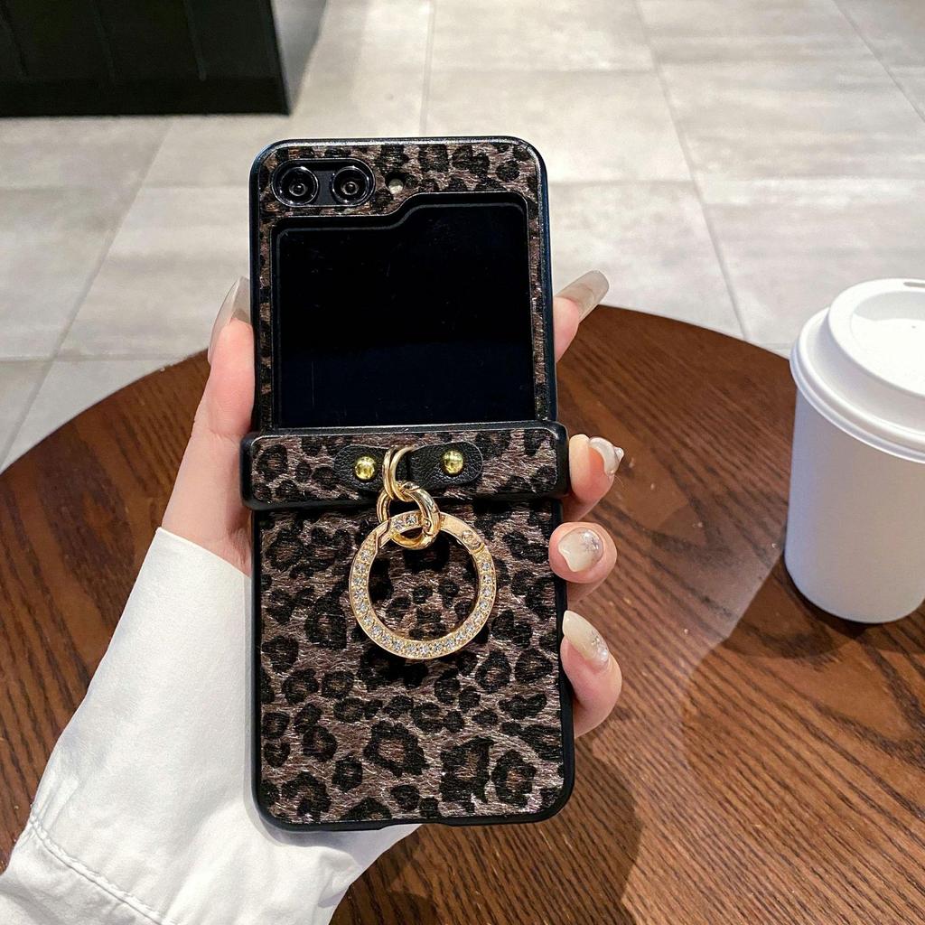Samsung Z Flip7 Vollschutz Leopardenmuster Handyhülle mit Ringhalter