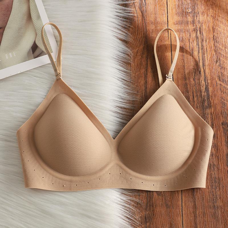 Traceless steel ring-free liquid foundation underwear women's neck, thin shoulder straps, beautiful back, small breasts gathered and closed