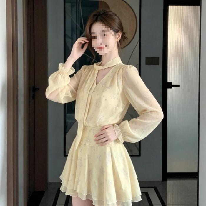 Tea Break Vacation Gentle Wind Floral V-neck Long Sleeves, Dress Women's Spring Summer Light Yellow Streamer Waist Short Skirt