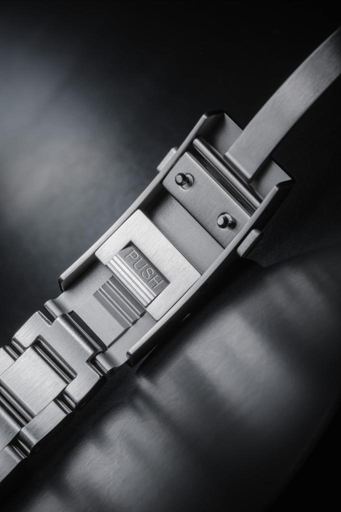 Davosa Ternos Ceramic Swiss Date 200M Water Watch, Made, Automatic, Display, Resistance, Men's, Silver, 161.555.70w