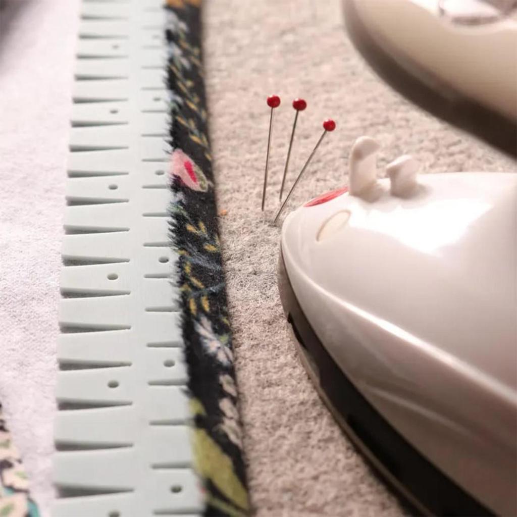 Silicone Hemmer Flexible Curve Scale Hemming Tool Heat Resistant Hem Ruler Sewing Auxiliary Tool for Padding Cloth Pants Fabric