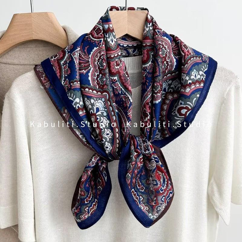 70x70cm Lightweight Square Scarf Women Vintage Black Floral Print Silk-Feel Neck Wrap UV Protection Stylish Accessory