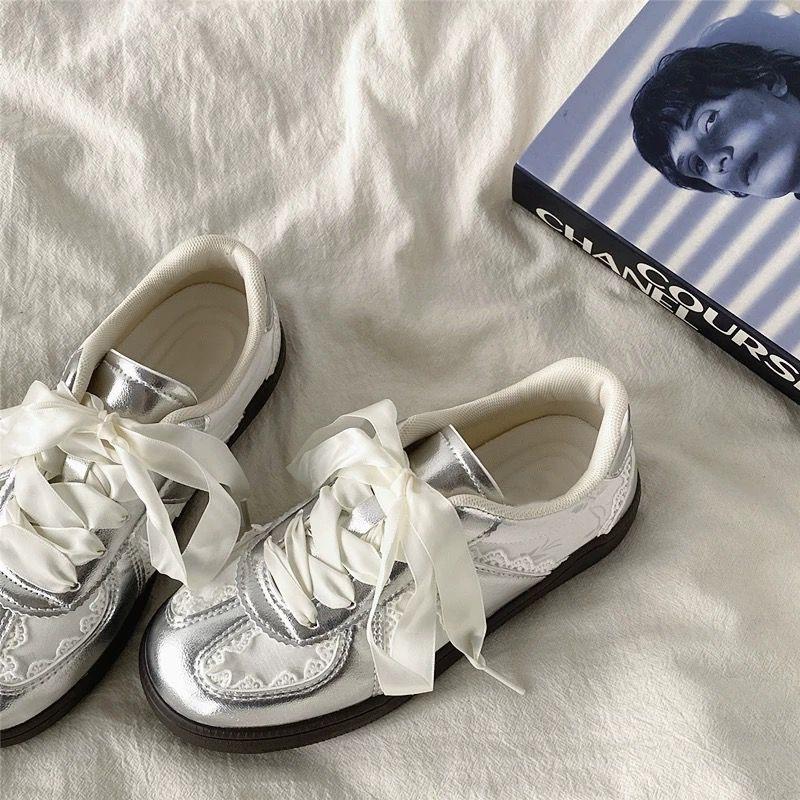 spring and autumn new silver German training shoes retro casual sports board shoes versatile flat lace edge white shoes