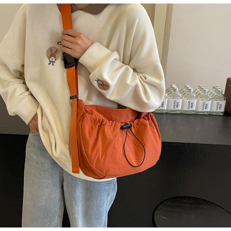 Damen Messenger Bags Neue Mode Nylon Casual Schultertasche Große Kapazität Klassenzimmer Student Pendler Crossbody Schulranzen Tasche