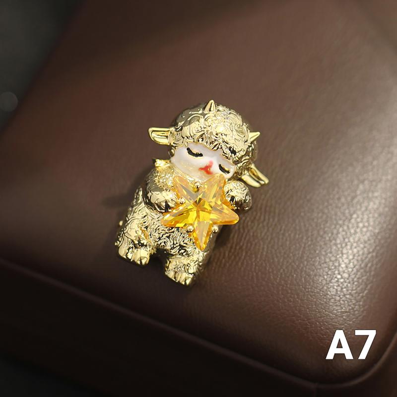 Shiny Sheep Goat Animal Brooch Rhinestone Pearl Decor Lapel Pin Elegant Women Jewelry for Coat Dress Bag Daily Decoration