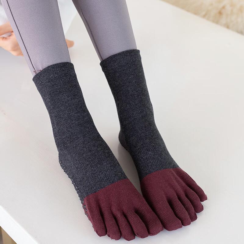 

Women s Y130 Full-Toe Yoga Socks - 2-Pair Pack