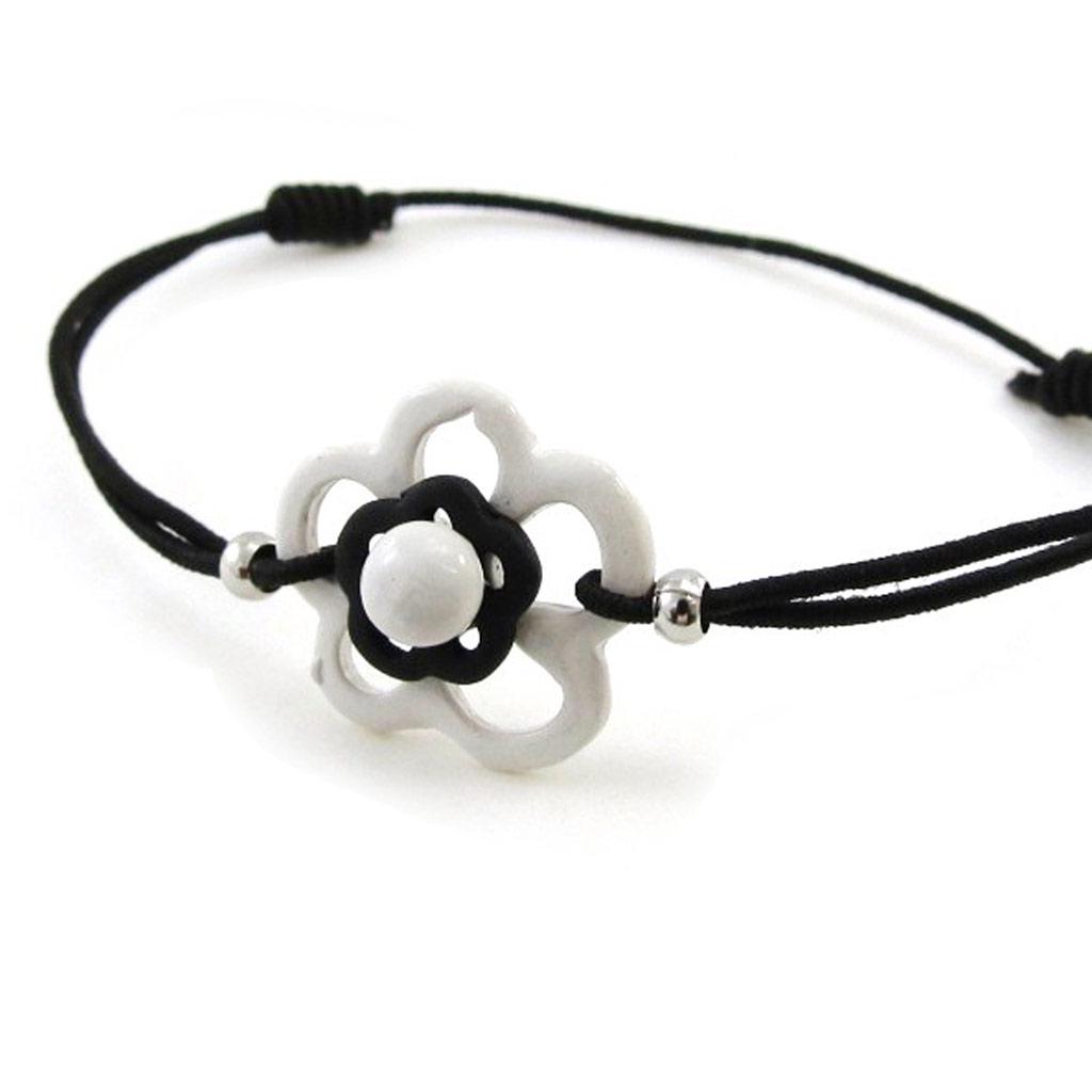 NOA [I9954] - Černošedý designový náramek „Marguerite“