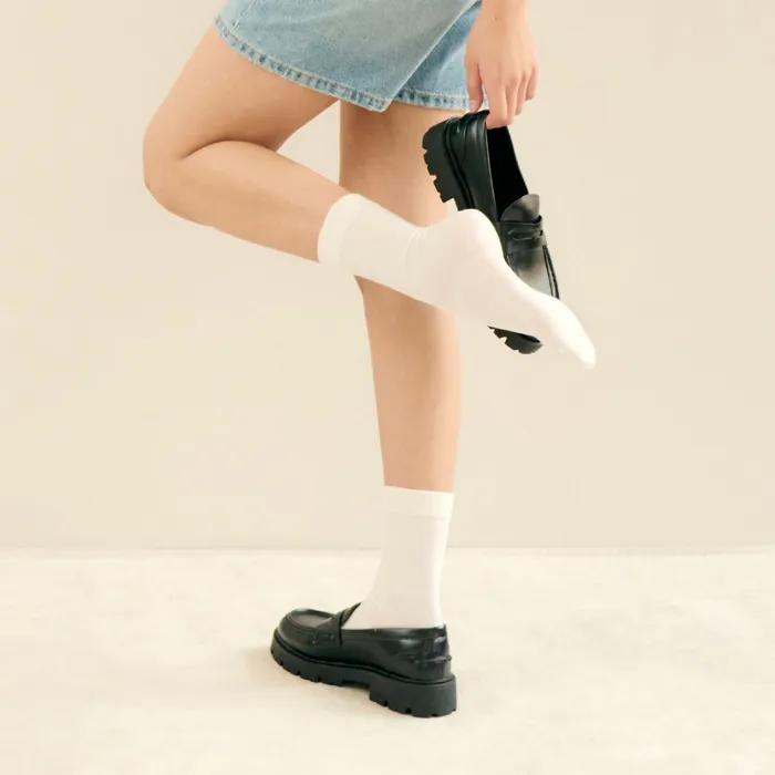 Loose-fitting silky see-through socks