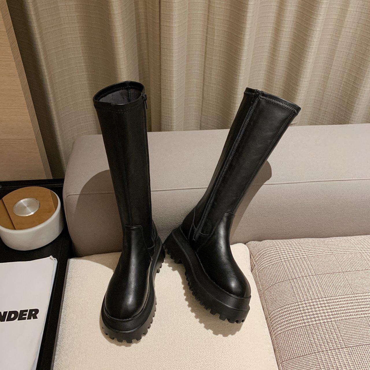 

Black Internet celebrity medium tube elastic thick-soled boots 2025 autumn and winter new Korean version thin boots long boots do not drop tube ve 40