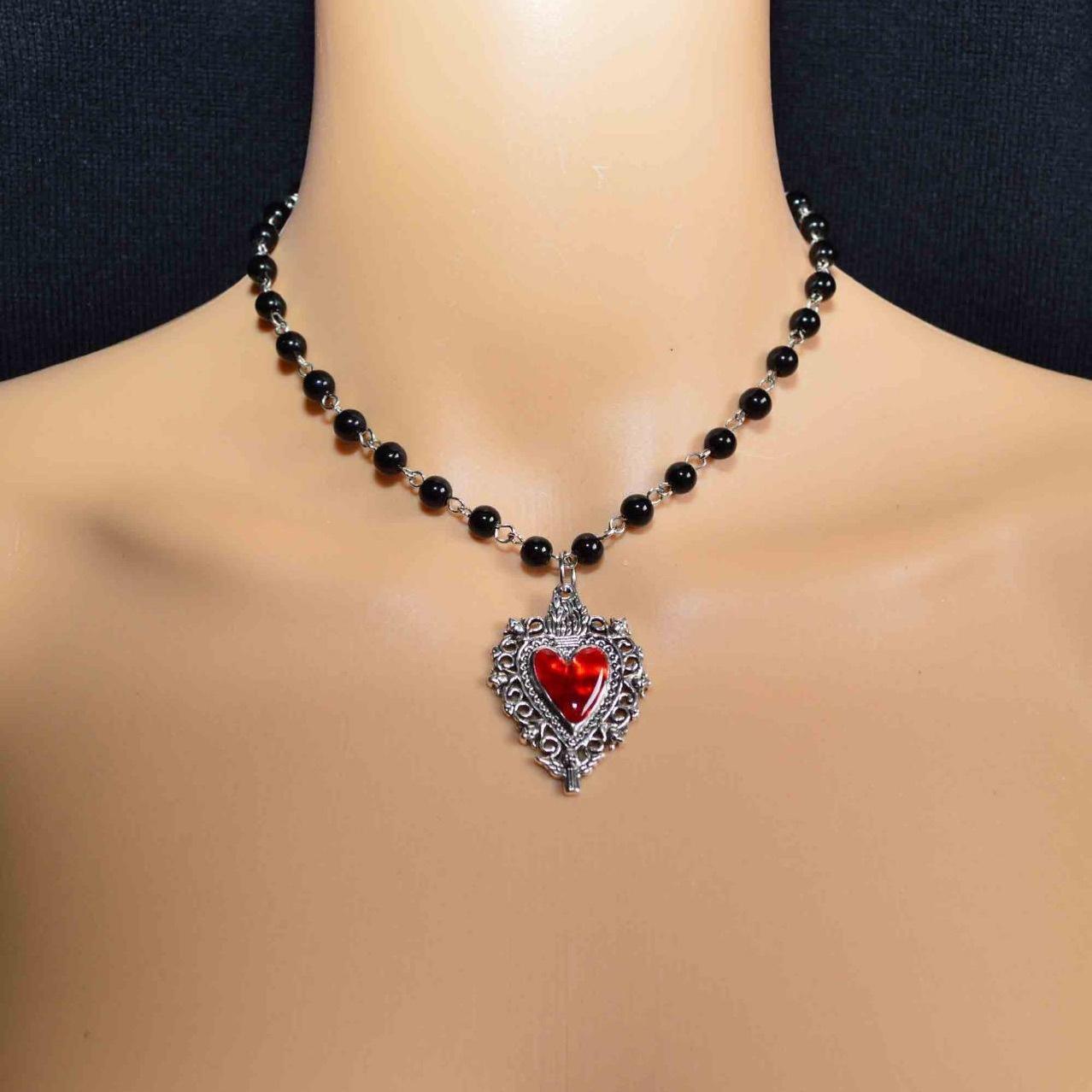 

Goth Punk Silver Color Flame Cross Wings Lacework Red Glass Crystal Heart Pendant Black Bead Chain Necklace for Women Jewelry