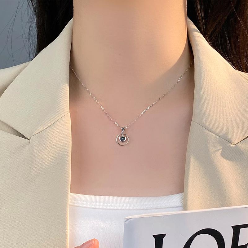 Gentle Circle Love Necklace for Women Exquisite, Sweet, and Magnificent Neckchain Design Feeling Neckwear