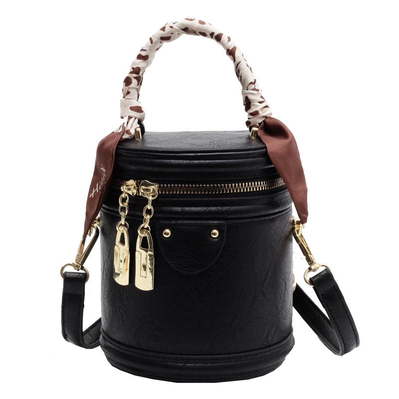 Textured retro bag women's autumn and winter new fashion retro shoulder messenger bag portable bucket bag tide