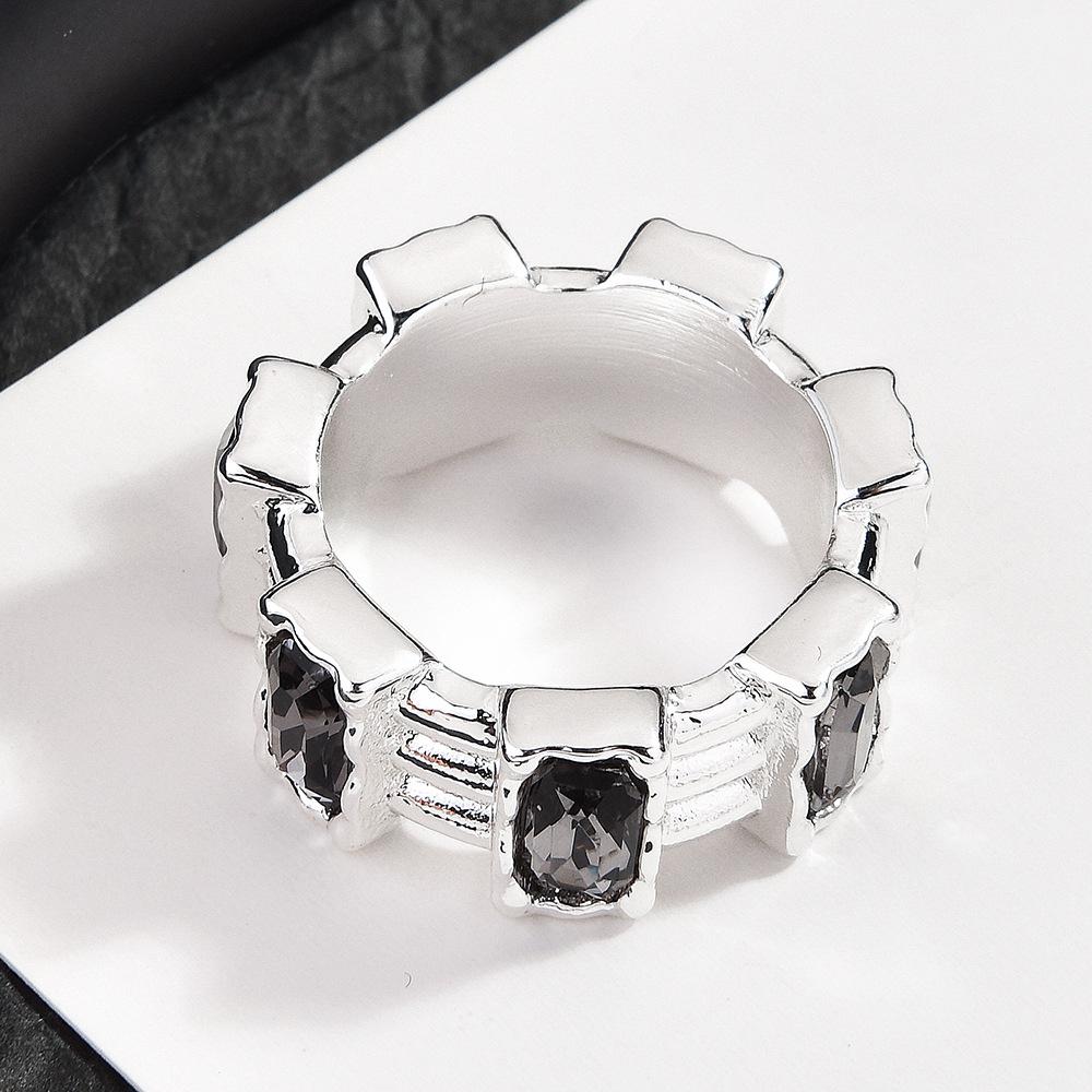 European and American Sweet and Cool Style Collarbone Chain Women's Fashion Light Luxury Necklace Ring Jewelry Versatile Item Jewelry